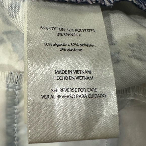 ISAAC MIZRAHI Floral Shorts, EUC! - Picture 5 of 5